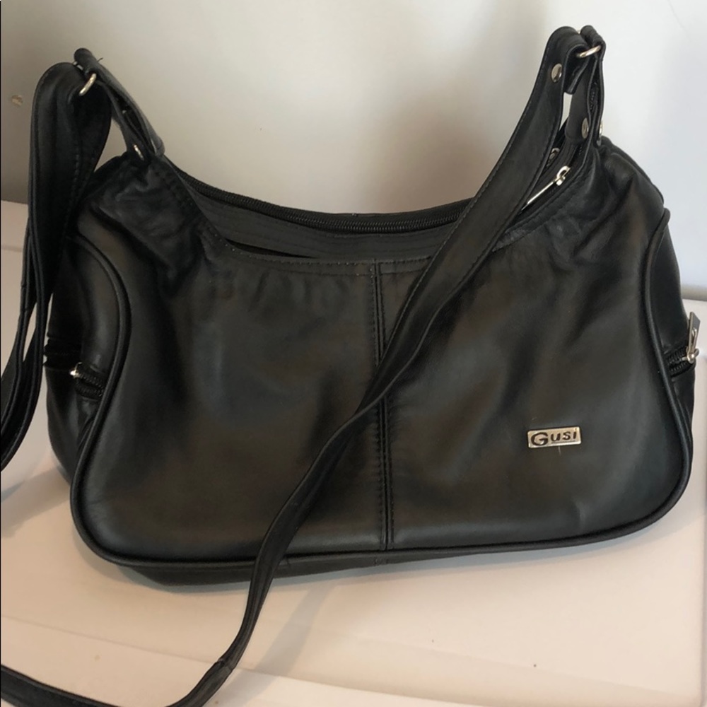 Gusi Purse